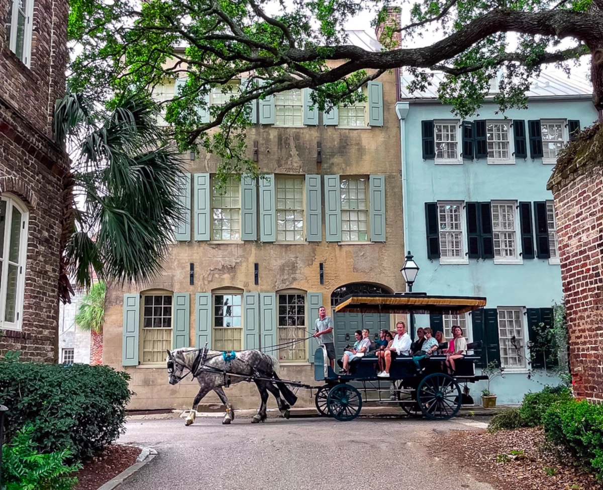 Horse and carriage downtown Charleston